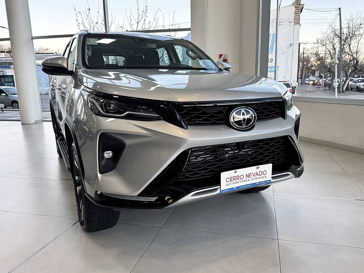 Foto principal de Toyota SW4 4X4 SRX 2.8 TDI 6 A/T 7A